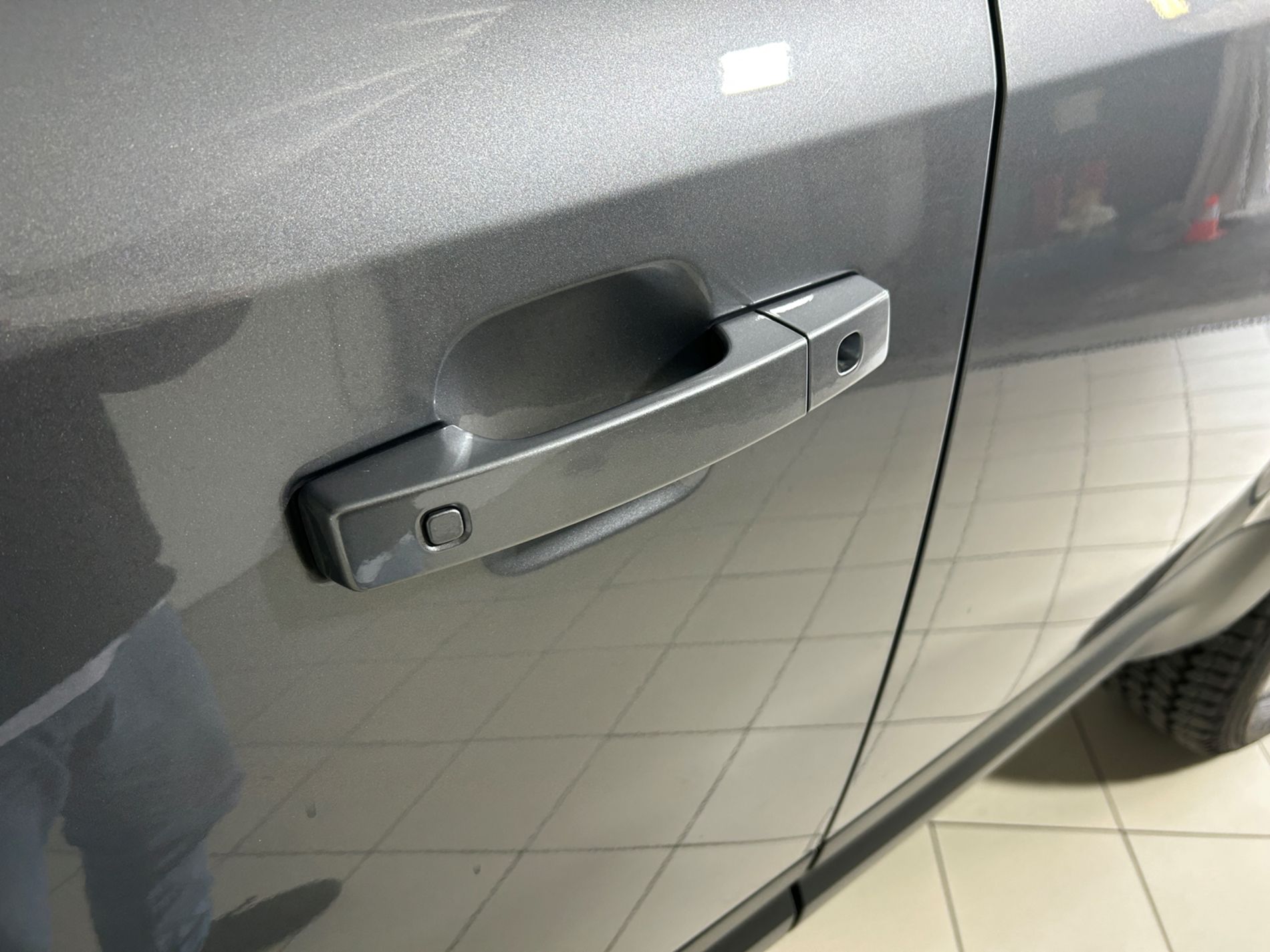 Defender 110 3.0d i6 mhev SE awd 200cv auto - Autoviemme